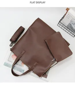Vue à plat détaillée d'un sac à bandoulière en cuir marron avec petite pochette et lanière.