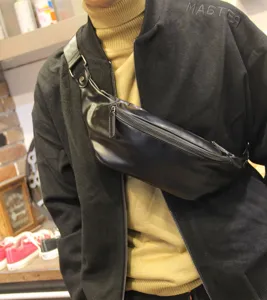 Men's black leather chest bag casual crossbody waist bag stylish outdoor everyday carry pack