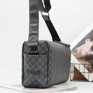 Herren Lässig Monogramm Umhängetasche Tägliche Streetwear Retro Schultertasche für Herren
