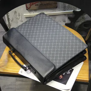 Uomo affari ventiquattrore vintage casual pelle e tela laptop borsa documenti stile.