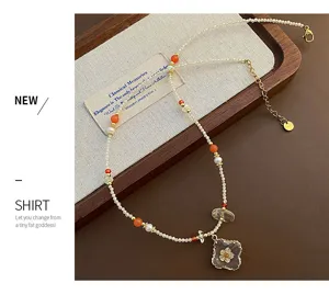 Collier de perles bohème avec pendentif fleur en résine naturelle bijou de clavicule.