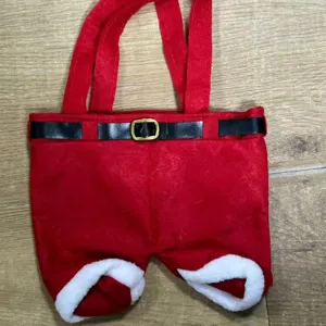 Weihnachtsstiefel Hosenform Weinflasche Tasche festliche Tischdeko Detailansicht