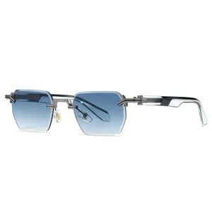 Lunettes de soleil carrées vintage sans monture avec verres bleus et double pont métallique.