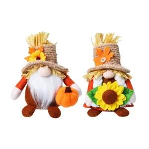 2 Stk. Herbst Ernte Gnome Plueschpuppen mit Strohhuetern, Kuerbissen und Sonnenblumen.