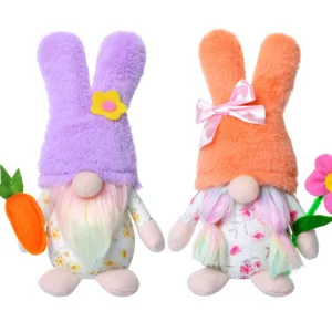 Paire de figurines gnome peluche de Paques avec carotte et fleur, decoration printemps.