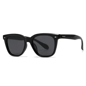 Στιλάτα μαύρα τετραγωνισμένα γυαλιά ηλίου polarized για άνδρες και γυναίκες με UV.