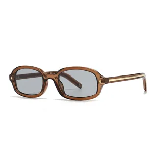 Gafas de sol retro marrones con lentes grises, diseño cuadrado elegante para mujeres y hombres.