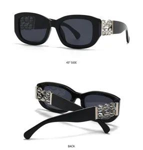 Schicke schwarze Sonnenbrille im Barockstil mit funkelnden Kristall-Bügeldetails Damen.