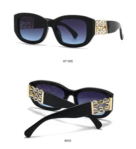 Barocke Luxus Sonnenbrille, schwarzer Rahmen, blaue Gläser, elegante Kristall Gold Bügel.