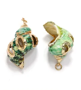 Pendentif coquillage vert bordé d'or accessoires de bijoux parfaits pour la création DIY.