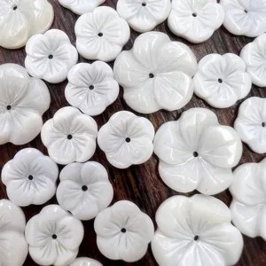 Natural freshwater shell five petal flower loose beads for DIY jewelry making accessories.