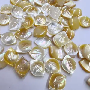 Perles de nacre sculptees en forme de feuille pour bijoux artisanaux et accessoires DIY