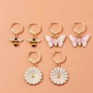 Niedliche Emaille Biene Schmetterling Gänseblümchen Ohrringe Set, trendiger Modeschmuck.
