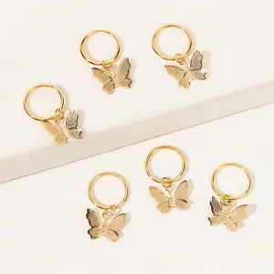 Set aus goldenen Schmetterling-Geflechtringen, kleine Metall-Creolen für trendige Haare.