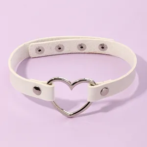 Witte PU leer hart choker ketting punk harajuku stijl metalen kraag sieraden item.