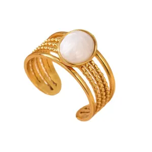 Goldfarbener Edelstahl Mehrband Ring mit weißem Naturstein Hauptansicht Produktfoto