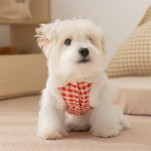 Caldo gilet invernale per cani con motivo a quadri rossi per cani di piccola taglia e gatti.