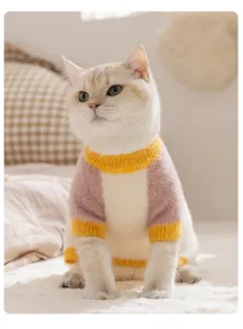 Cómodo suéter de punto para mascotas, suave felpa, diseño colorido para invierno cálido.