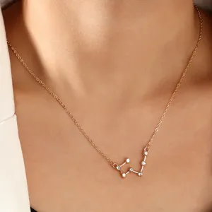 Goldfarbene Sternbild Anhänger Halskette mit glitzernden klaren Strasssteinen für Damen