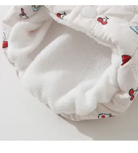 Vista detallada chaleco para mascota cálido forro polar interior suave blanco ropa cómoda perro