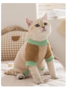 Cálido suéter de invierno de forro polar para gatos con diseño de bloques, prenda para mascotas.