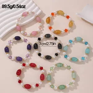 Buntes Perlenarmband-Set mit Kunstperlen und Natursteinen für modischen Damenschmuck.
