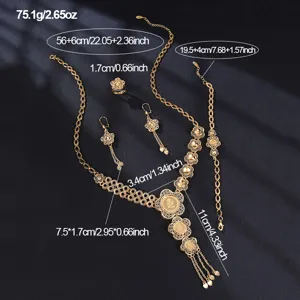 Detailansicht des hohlen vergoldeten Schmucksets mit Halskette, Ohrringen, Armband und Ring.