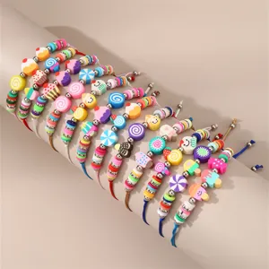 Bunte Polymer-Ton Bonbon Perlen Armbänder Set, süßer handgemachter Modeschmuck für Frauen.