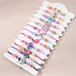 Buntes geflochtenes Perlenarmband Set mit süßen Cartoon Anhängern für Damen Schmuck.