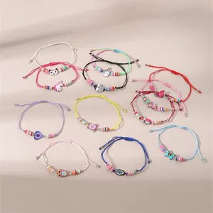 Mehrfarbige geflochtene Perlenarmbänder Set mit süßen Anhängern verstellbare Seile Mode.