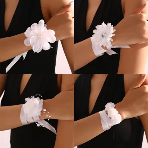Elegante Braccialetto Corsage da Polso Sposa in Tessuto Floreale per Damigelle Decorazione Celebrazione Matrimonio Nastro di Seta Fiore da Mano Perla Artificiale Strass Gioielli