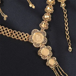 Vergoldete hohle Blumenmünze Halskette Armband Set für Damen elegante Vintage Schmuck