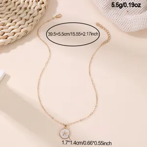 Vergoldete Seestern-Halskette mit Emaille-Details, eleganter Modeschmuck für Frauen.
