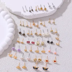 Großhandel Ohrring Set für Damen, filigrane Perlen Kristall und geometrische Designs.