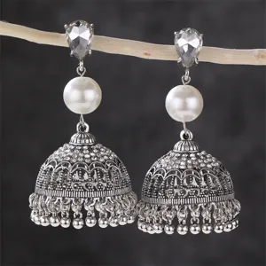 Vintage ινδικά μακριά σκουλαρίκια Jhumka με κρύσταλλο και λευκό μαργαριτάρι για γυναίκες.