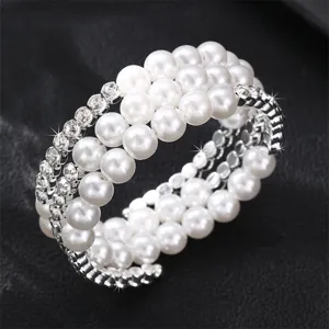 Mehrlagiger Perlen Strass offener Armreif, elegante modische Damen Handgelenk Schmuck.