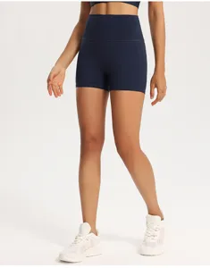 Vista dettagliata di pantaloncini da yoga a vita alta, abbigliamento sportivo elastico fit.
