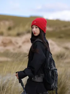 Red knitted beanie for women winter outdoor mountaineering stylish warm wool hat.