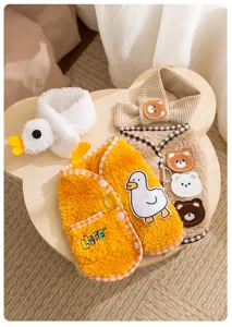 Adorable ensemble gilet en polaire et écharpe pour petits chiens, vêtement d'hiver avec motifs.