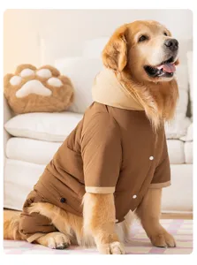 Winter warme kapuzenfütterte vierbeinige gesteppte Hundejacke für große Hunde bequem.