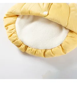 Süße Winter Hundeweste aus Cord, weiches warmes Fleece-Futter, Druckknopf-Design.
