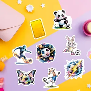 Lindos adhesivos de fútbol de dibujos animados impermeables decorativos para botellas 50pcs