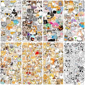 Gedetailleerd overzicht van schattige waterdichte stickers van katten en honden voor decor.