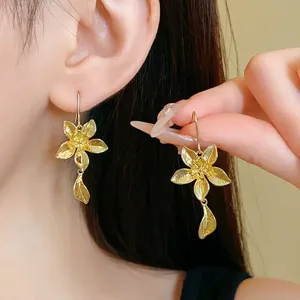 Eleganti Orecchini a Monachella con Pendente a Fiore in Rame per Donna Orecchini Pendenti Floreali Dorati Minimalisti Gioielli