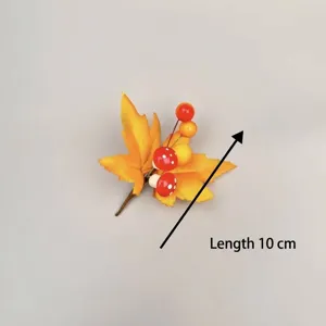 Detailansicht künstlicher Herbstzweig mit Ahornblatt und Pilzen, 10 cm Längenangabe Spezifikation
