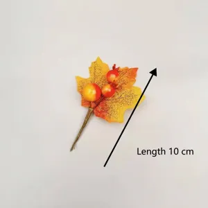 Detailansicht eines 10 cm künstlichen Herbst Ahornblatt-Stiels mit Beeren Deko