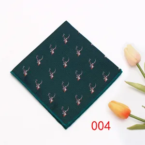 Pochette da uomo verde scuro con elegante motivo a mini cervo per abito formale da lavoro.