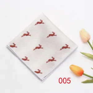 POCKET SQUARE uomo tessuto twill bianco con motivo di conigli marroni in corsa accessorio