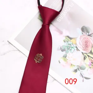 Burgundy zipper necktie for men wedding groom pre tied casual tie with metal decoration detail.