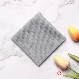 Herren einfarbig graues Strick Einstecktuch Detail, klassisches Anzugtuch für formelle Anlässe.